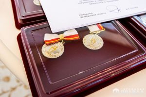 Коркинские юбиляры получили знаки отличия «Семейное счастье»