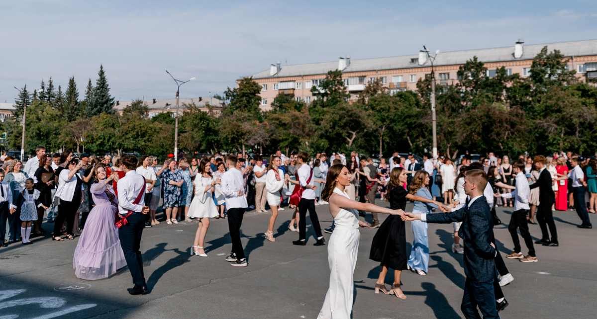 Без бала, но с вниманием